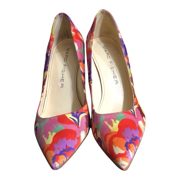 Marc Fisher Red and Pink Heels with Floral Design - Picture 2 of 7